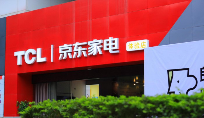 电商加快线下渗透 传统卖场负重前行